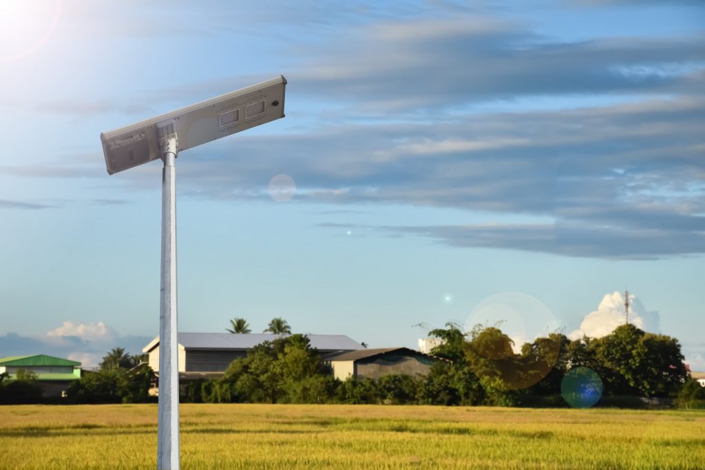 Đèn solar giúp bạn tiết kiệm điện năng và bảo vệ môi trường