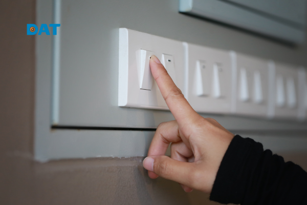 Thói quen tiết kiệm điện năng trong sinh hoạt hằng ngày.