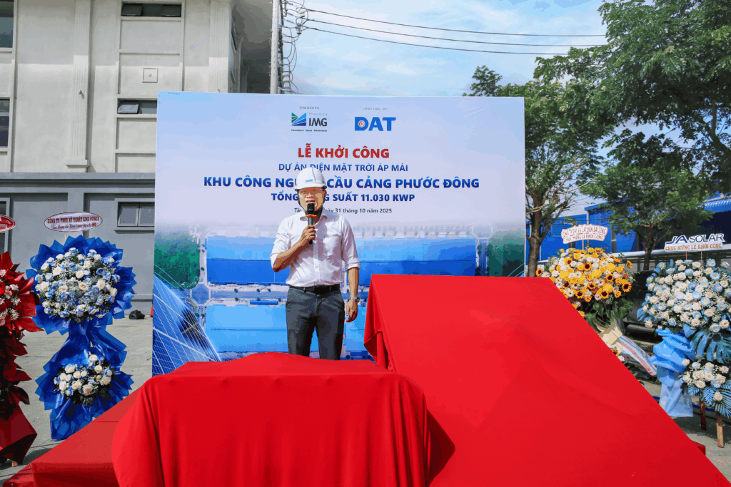 Ông Võ Văn Bằng - Giám đốc Điều hành - Khối EPC Năng lượng, DAT Group phát biểu tại buổi lễ