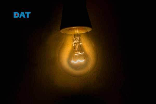 Thông số lux tiêu chuẩn văn phòng (500 lux), hành lang (100-200 lux)