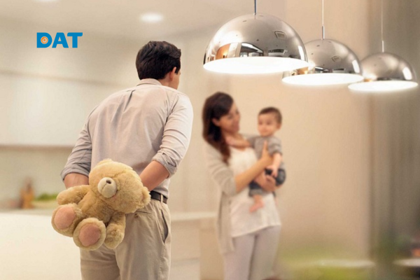 Chiếu sáng đúng tiêu chuẩn độ rọi giúp bảo vệ sức khỏe thị lực, giảm mỏi mắt và tăng hiệu suất làm việc.