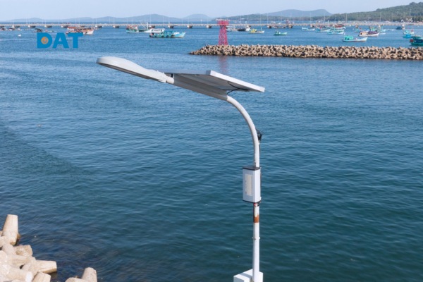 Đèn đường năng lượng mặt trời