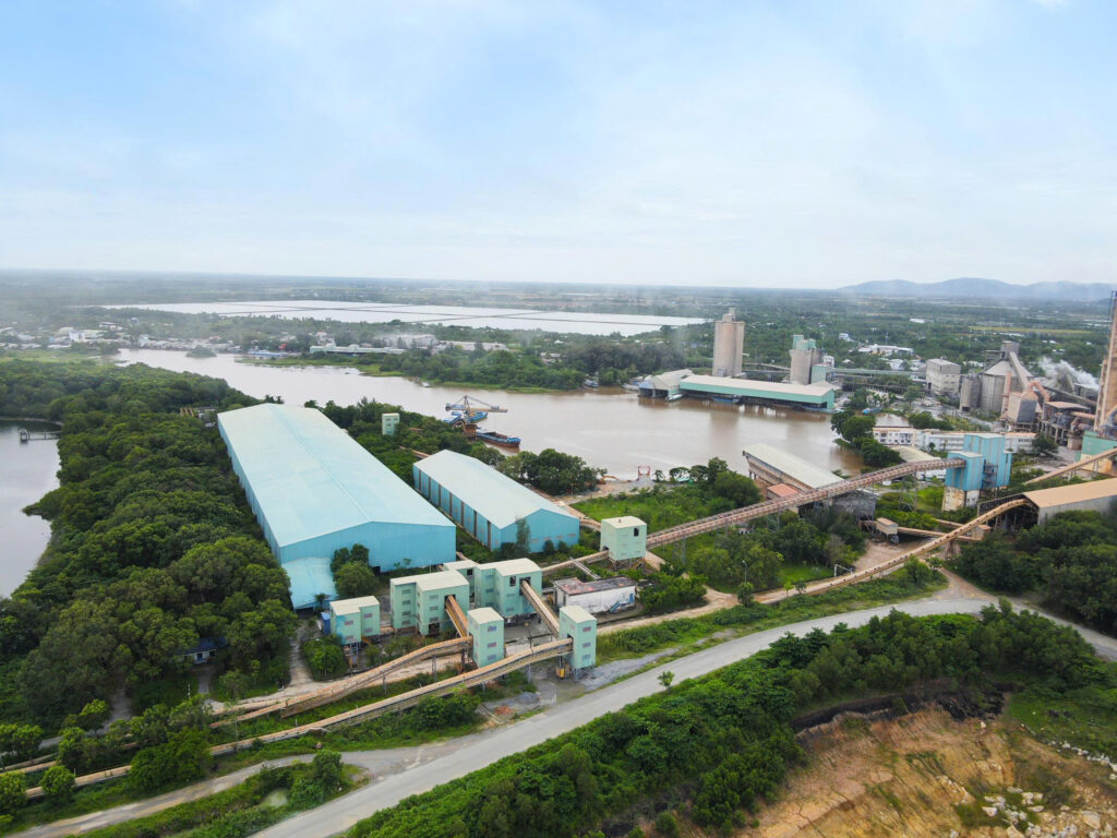 Nhà máy Xi măng Kiên Lương