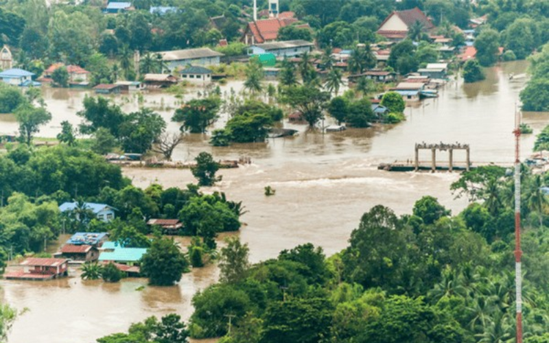 Các khu vực châu Á, đặc biệt là Đông Nam Á, thường chịu tác động mạnh mẽ từ La Nina với lượng mưa tăng cao, hoạt động giông bão mạnh mẽ hơn.
