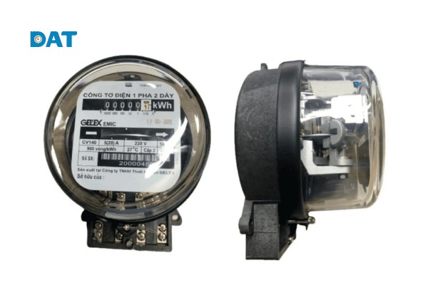 Hình ảnh cận cảnh một chiếc công tơ điện.