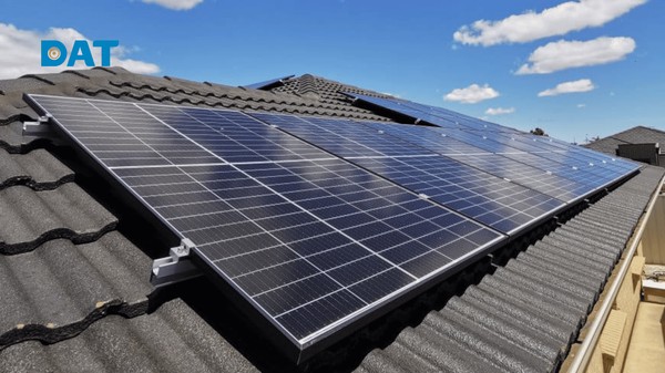 Tấm pin mặt trời Trina Solar Vertex S 435W sở hữu kích thước tối ưu cho không gian áp mái hộ gia đình đô thị.
