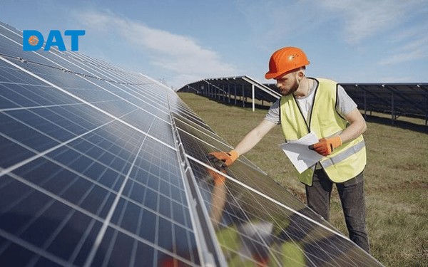 Kiểm định tấm pin PV theo tiêu chuẩn an toàn điện và độ bền môi trường.