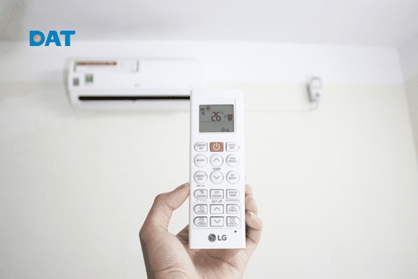 Kết hợp điều hòa ở mức 26 độ C cùng quạt trần giúp duy trì độ mát lý tưởng và tiết kiệm điện tối đa.
