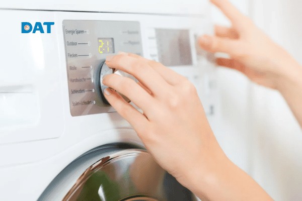 Sử dụng nước lạnh thay vì nước nóng giúp cắt giảm 90% điện năng tiêu thụ cho mỗi mẻ giặt.