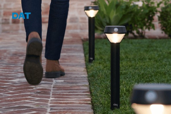 Cảm biến chuyển động hồng ngoại giúp tự động ngắt điện chiếu sáng tại các khu vực hành lang, cầu thang khi không có người.