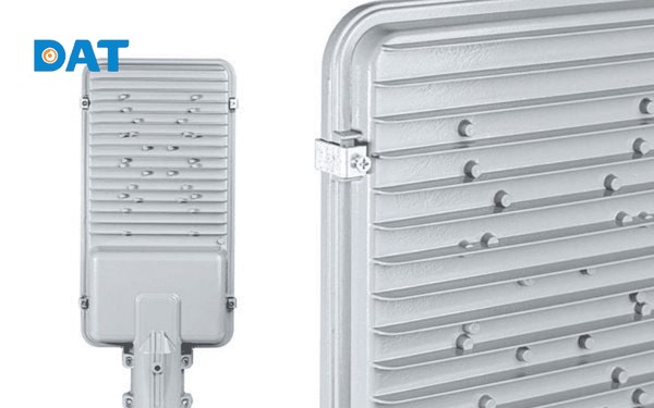 Vỏ nhôm đúc nguyên khối tản nhiệt tốt, bảo vệ pin và chip LED bền bỉ trước khí hậu nhiệt đới Việt Nam.