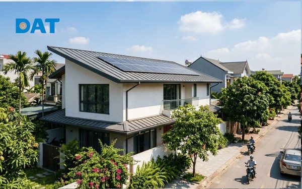 Hướng Nam và góc nghiêng 10-15 độ tối ưu cho điện mặt trời tại Việt Nam.