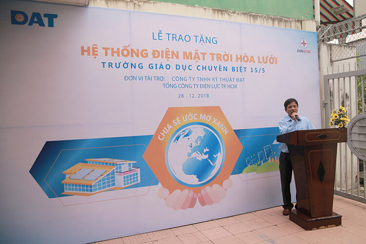 dat-va-evnhcmc-dong-trao-tang-ht-dien-mat-troi-d2912