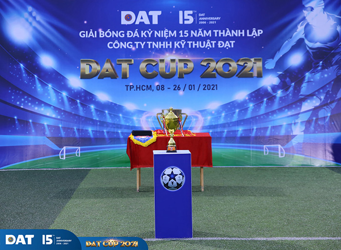 DAT CUP 2021:
Giải bóng đá DAT CUP 2021 sắp diễn ra với sự tham gia của rất nhiều đội bóng đến từ khắp các tỉnh thành của Việt Nam. Trận đấu giữa các đội bóng được mong đợi sẽ mang đến những trận đấu đỉnh cao, các tình huống bóng đá đầy kịch tính và rất nhiều bất ngờ. Hãy theo dõi và cổ vũ cho đội bóng yêu thích của bạn.